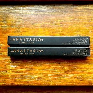 Anastasia Beverly Hills Brow Wiz Pencil Strawburn x 2